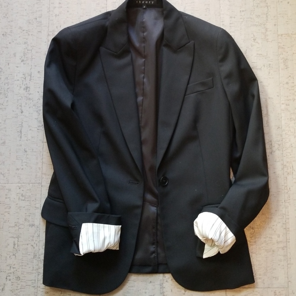 Theory size 6 gorgeous pants suit black
